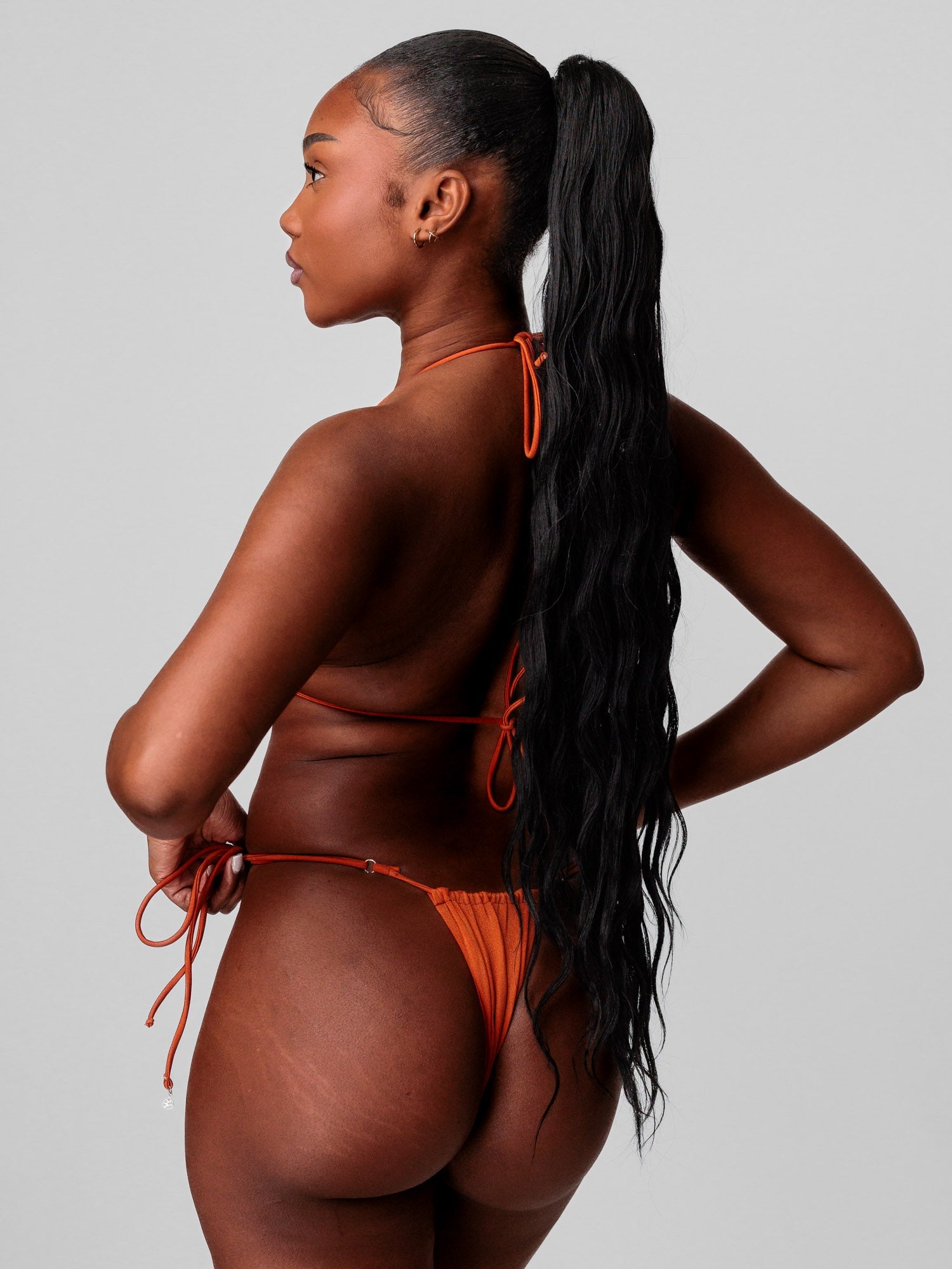 Clausa String Tiki (Orange)